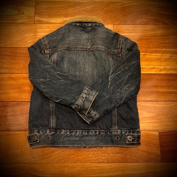 Gap Cozy Sherpa Lined Jean Jacket - Picture 4 of 6